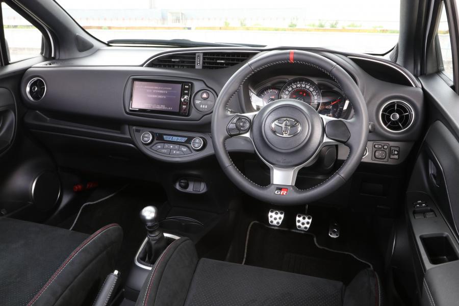 Торпедо Toyota Vitz GRMN (P130) 2017 года  (фото 7 из 10)